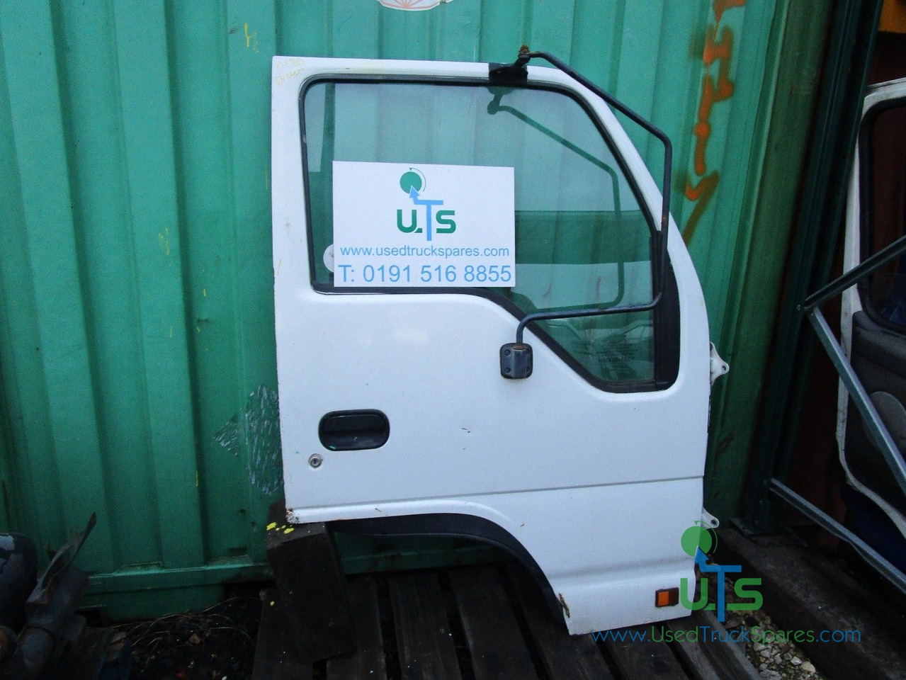 ISUZU NQR DRIVERS DOOR COMPLETE - Kabīne un interjers - Kravas automašīna: foto 1 ISUZU NQR DRIVERS DOOR COMPLETE - Kabīne un interjers - Kravas automašīna: foto 1