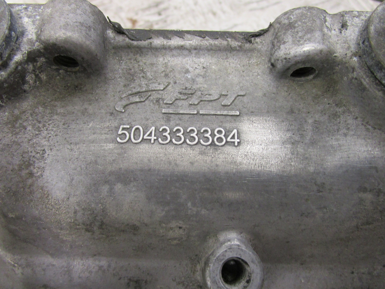 IVECO DAILY 3.0 INLET MANIFOLD P/NO 504333384 - Dzinējs un rezerves daļas - Kravas automašīna: foto 2 IVECO DAILY 3.0 INLET MANIFOLD P/NO 504333384 - Dzinējs un rezerves daļas - Kravas automašīna: foto 2