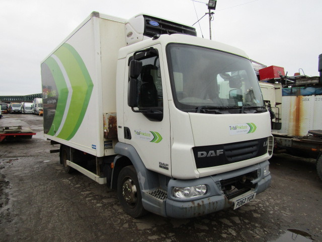 DAF LF 45 160 REFRIDGERATED TRUCK 2012 FOR BREAKING (CARRIER FRIDGE UNIT) - Kravas automašīna: foto 1 DAF LF 45 160 REFRIDGERATED TRUCK 2012 FOR BREAKING (CARRIER FRIDGE UNIT) - Kravas automašīna: foto 1
