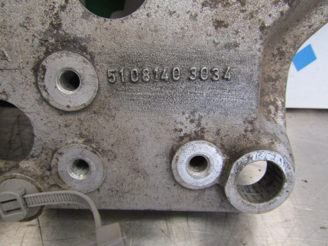MAN TGS/TGX D2066 INTERCOOLER PIPE BRACKET P/NO 51.08140.3034 - Dzinējs un rezerves daļas - Kravas automašīna: foto 2 MAN TGS/TGX D2066 INTERCOOLER PIPE BRACKET P/NO 51.08140.3034 - Dzinējs un rezerves daļas - Kravas automašīna: foto 2