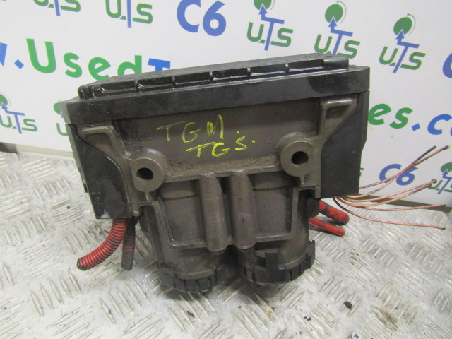 MAN TGS/TGX EBS MODULATOR P/NO 81.52106.6042 / K020024N00 - Bremžu daļas - Kravas automašīna: foto 1 MAN TGS/TGX EBS MODULATOR P/NO 81.52106.6042 / K020024N00 - Bremžu daļas - Kravas automašīna: foto 1