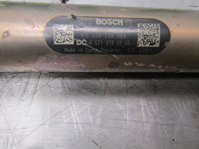 MERCEDES ACTROS MP4 OM471-6 FUEL RAIL BOSCH P/NO 0445 226 088 MERCEDS P/NO A4710780245 - Dzinējs un rezerves daļas - Kravas automašīna: foto 2 MERCEDES ACTROS MP4 OM471-6 FUEL RAIL BOSCH P/NO 0445 226 088 MERCEDS P/NO A4710780245 - Dzinējs un rezerves daļas - Kravas automašīna: foto 2