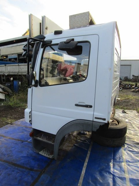 MERCEDES ATEGO 13TON CAB EX 2011 - Kabīne - Kravas automašīna: foto 2 MERCEDES ATEGO 13TON CAB EX 2011 - Kabīne - Kravas automašīna: foto 2