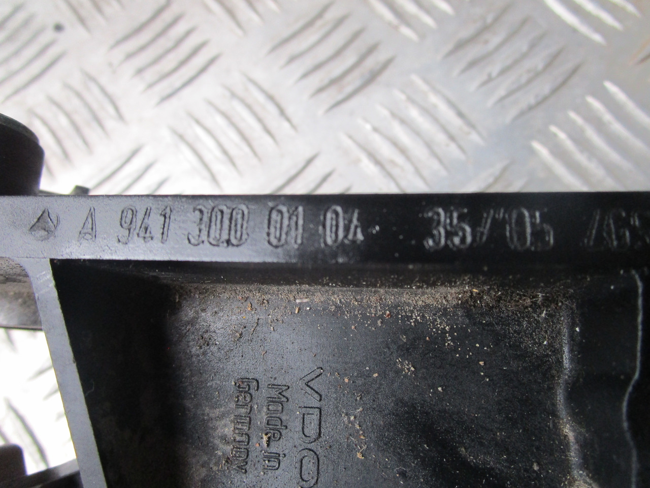 MERCEDES AXOR ACCELERATOR PEDAL P/NO A9413000104 - Kabīne un interjers - Kravas automašīna: foto 2 MERCEDES AXOR ACCELERATOR PEDAL P/NO A9413000104 - Kabīne un interjers - Kravas automašīna: foto 2