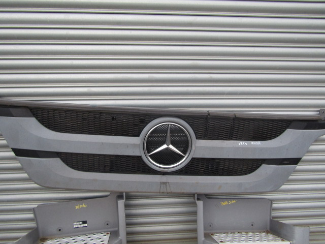 MERCEDES AXOR FRONT GRILL - Kabīne un interjers - Kravas automašīna: foto 1 MERCEDES AXOR FRONT GRILL - Kabīne un interjers - Kravas automašīna: foto 1