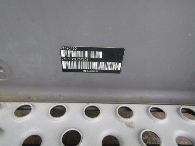 MERCEDES AXOR PASSENGER SIDE CAB STEP - Kabīne un interjers - Kravas automašīna: foto 3 MERCEDES AXOR PASSENGER SIDE CAB STEP - Kabīne un interjers - Kravas automašīna: foto 3