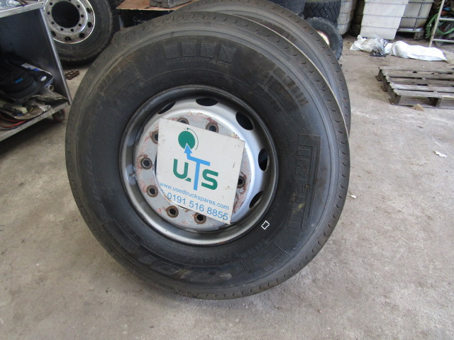 PIRELLI 315/80/22.5 FRONT 2022 ALMOST NEW ONLY 1000KM COMPLETE ON RIMS - Riepa - Kravas automašīna: foto 1 PIRELLI 315/80/22.5 FRONT 2022 ALMOST NEW ONLY 1000KM COMPLETE ON RIMS - Riepa - Kravas automašīna: foto 1