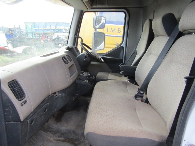 RENAULT MIDLUM DXI 7.5T CAB (2013) - Kabīne - Kravas automašīna: foto 3 RENAULT MIDLUM DXI 7.5T CAB (2013) - Kabīne - Kravas automašīna: foto 3