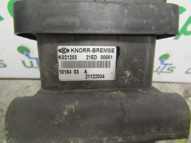 RENAULT MIDLUM DXI EBS BRAKE VALVE ‘KNORR-BREMSE’ P/NO - Bremžu daļas - Kravas automašīna: foto 3 RENAULT MIDLUM DXI EBS BRAKE VALVE ‘KNORR-BREMSE’ P/NO - Bremžu daļas - Kravas automašīna: foto 3