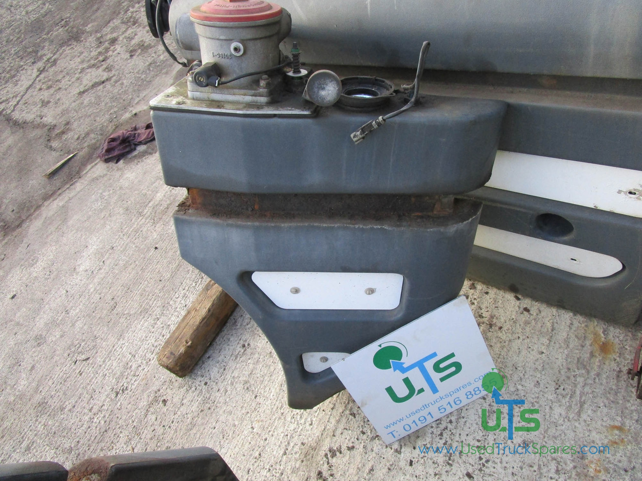 SCHMIDT SWINGO 200 HYDRAULIC TANK - Hidrauliskā tvertne - Komunālā/ Specializētā tehnika: foto 1 SCHMIDT SWINGO 200 HYDRAULIC TANK - Hidrauliskā tvertne - Komunālā/ Specializētā tehnika: foto 1