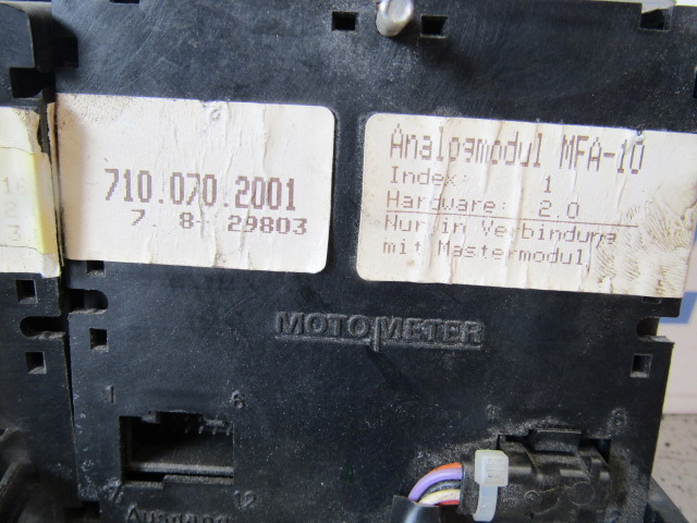 SCHMIDT SWINGO CLOCK CLUSTER AND DIGITAL DISPLAY P/NO 710.008.3047 AND 710.070.2001 - Elektrosistēma - Kravas automašīna: foto 3 SCHMIDT SWINGO CLOCK CLUSTER AND DIGITAL DISPLAY P/NO 710.008.3047 AND 710.070.2001 - Elektrosistēma - Kravas automašīna: foto 3