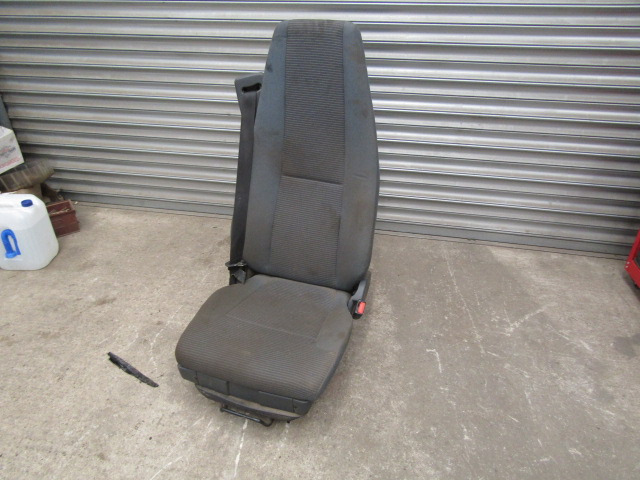 VOLVO FE DRIVER SEAT (AIR) SUITS 2007/13 - Kabīne un interjers - Kravas automašīna: foto 2 VOLVO FE DRIVER SEAT (AIR) SUITS 2007/13 - Kabīne un interjers - Kravas automašīna: foto 2