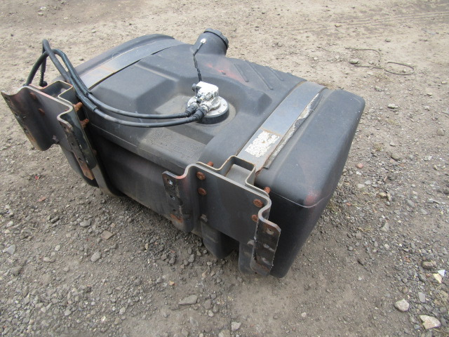 VOLVO FE FUEL TANK 300 LITRE P/NO 20823454 - Degvielas tvertne - Kravas automašīna: foto 2 VOLVO FE FUEL TANK 300 LITRE P/NO 20823454 - Degvielas tvertne - Kravas automašīna: foto 2