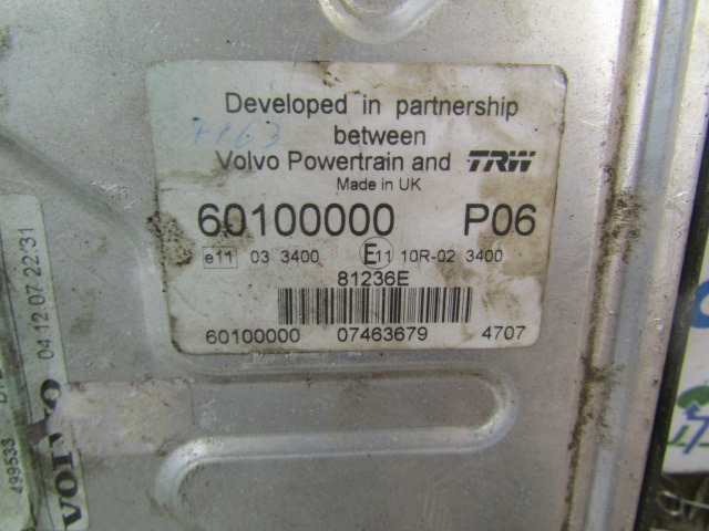 VOLVO FE240 D7E ENGINE ECU P/NO 6010000 P06 / VOLVO 0499533 D7E - Elektroniskais vadības bloks (ECU) - Kravas automašīna: foto 2 VOLVO FE240 D7E ENGINE ECU P/NO 6010000 P06 / VOLVO 0499533 D7E - Elektroniskais vadības bloks (ECU) - Kravas automašīna: foto 2