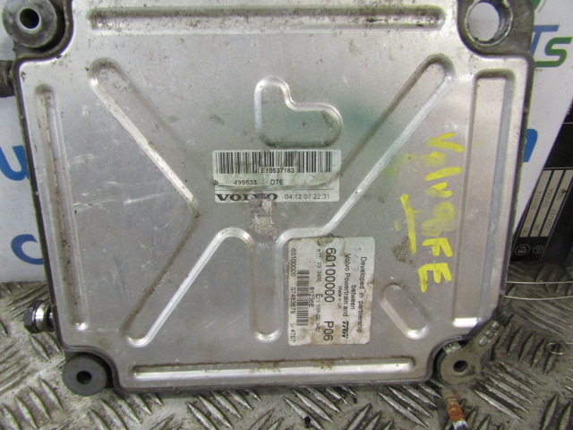 VOLVO FE240 D7E ENGINE ECU P/NO 6010000 P06 / VOLVO 0499533 D7E - Elektroniskais vadības bloks (ECU) - Kravas automašīna: foto 1 VOLVO FE240 D7E ENGINE ECU P/NO 6010000 P06 / VOLVO 0499533 D7E - Elektroniskais vadības bloks (ECU) - Kravas automašīna: foto 1