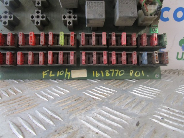 VOLVO FL10/FL7 FUSEBOARD 1618770-P01 - Elektrosistēma - Kravas automašīna: foto 2 VOLVO FL10/FL7 FUSEBOARD 1618770-P01 - Elektrosistēma - Kravas automašīna: foto 2