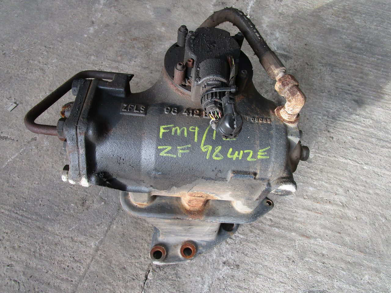 VOLVO FM9/FM12 STEERING BOX ZF P/NO 98412E - Stūres iekārta - Kravas automašīna: foto 1 VOLVO FM9/FM12 STEERING BOX ZF P/NO 98412E - Stūres iekārta - Kravas automašīna: foto 1