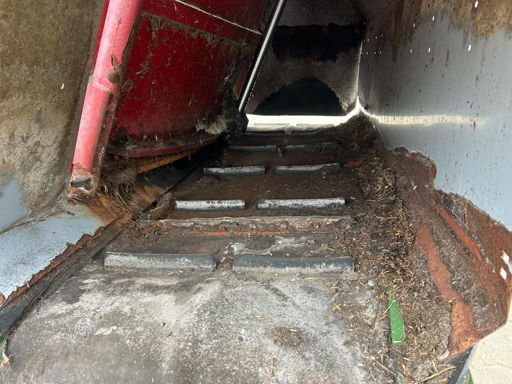 BVL V-MIX PLUS 13-1S - Lopbarības mikseris: foto 2 BVL V-MIX PLUS 13-1S - Lopbarības mikseris: foto 2