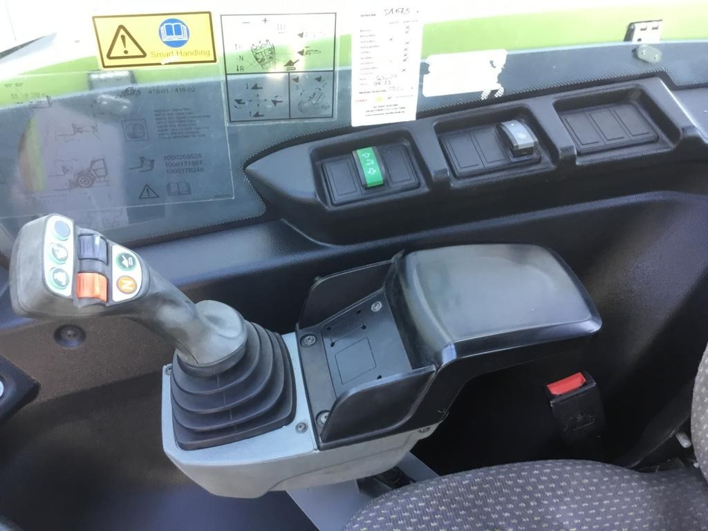Iekrāvējs CLAAS SCORPION 7044 VARIPOWER: foto 20