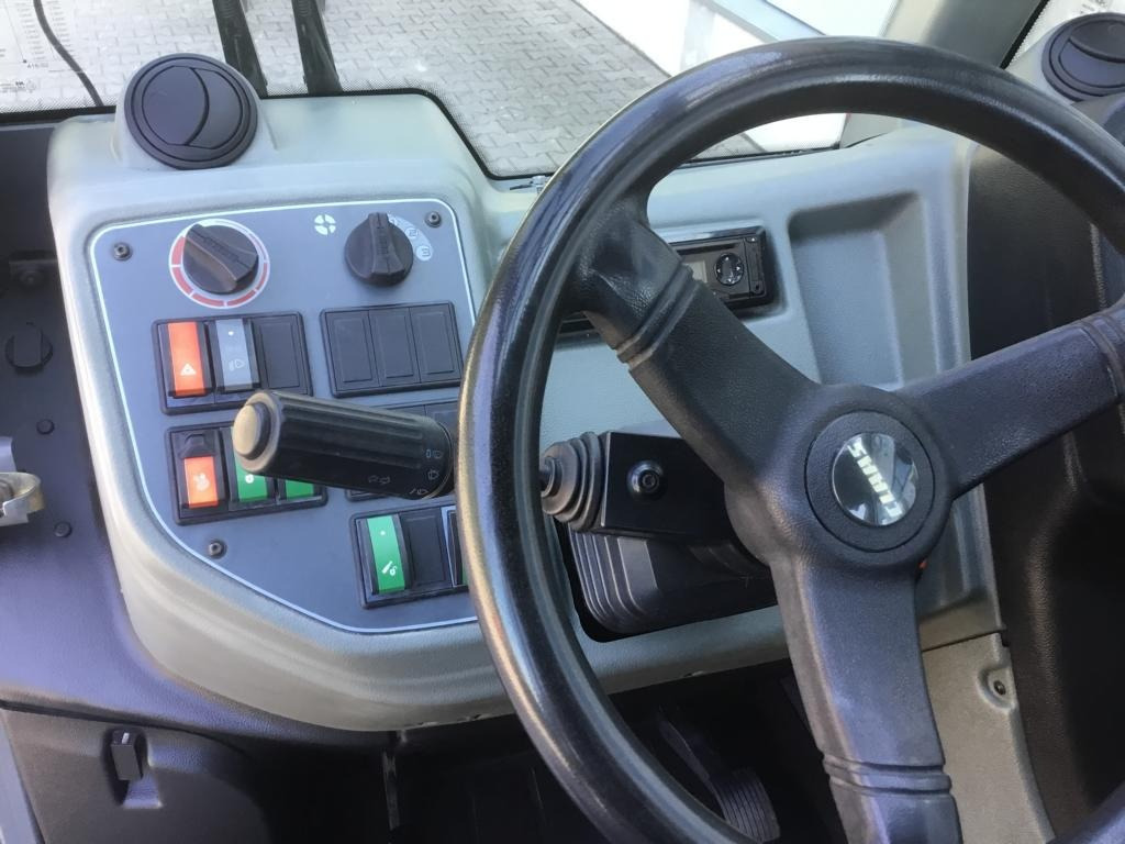 Iekrāvējs CLAAS SCORPION 7044 VARIPOWER: foto 17
