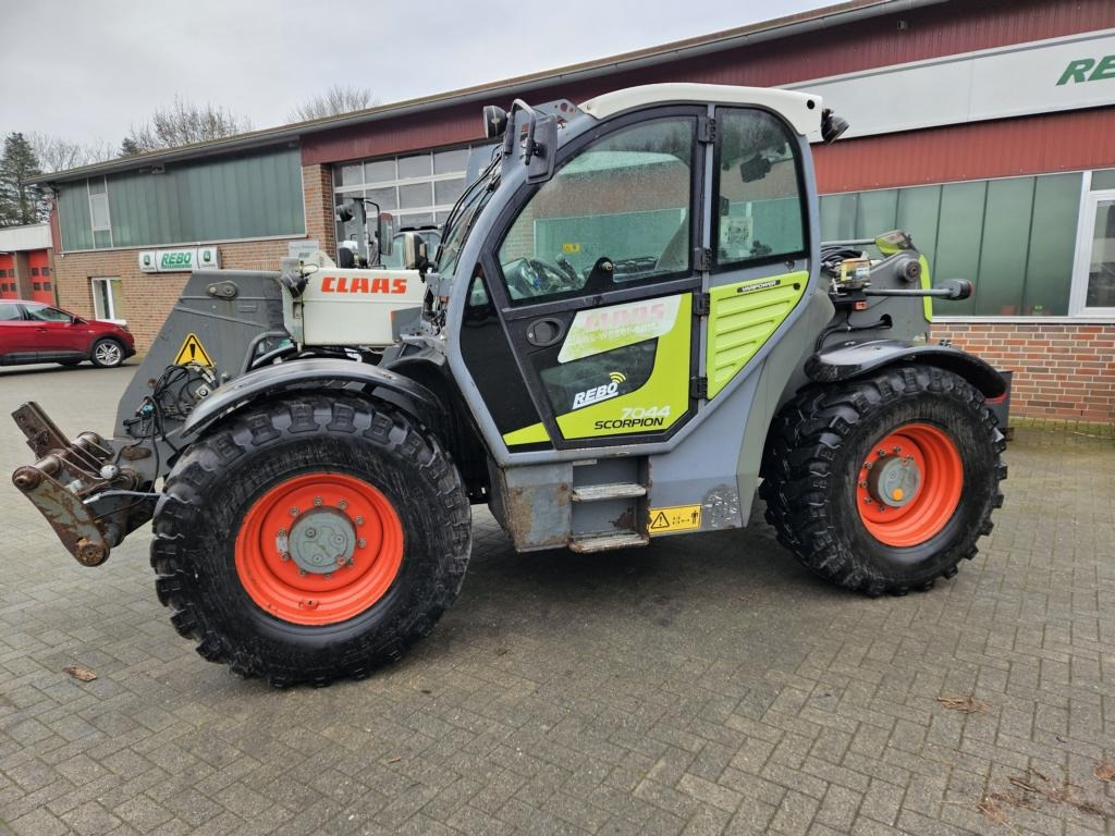 Iekrāvējs CLAAS SCORPION 7044 VARIPOWER: foto 1