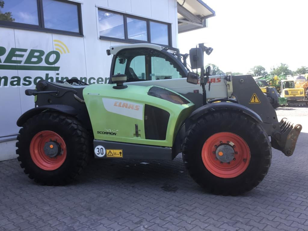 Iekrāvējs CLAAS SCORPION 7044 VARIPOWER: foto 26