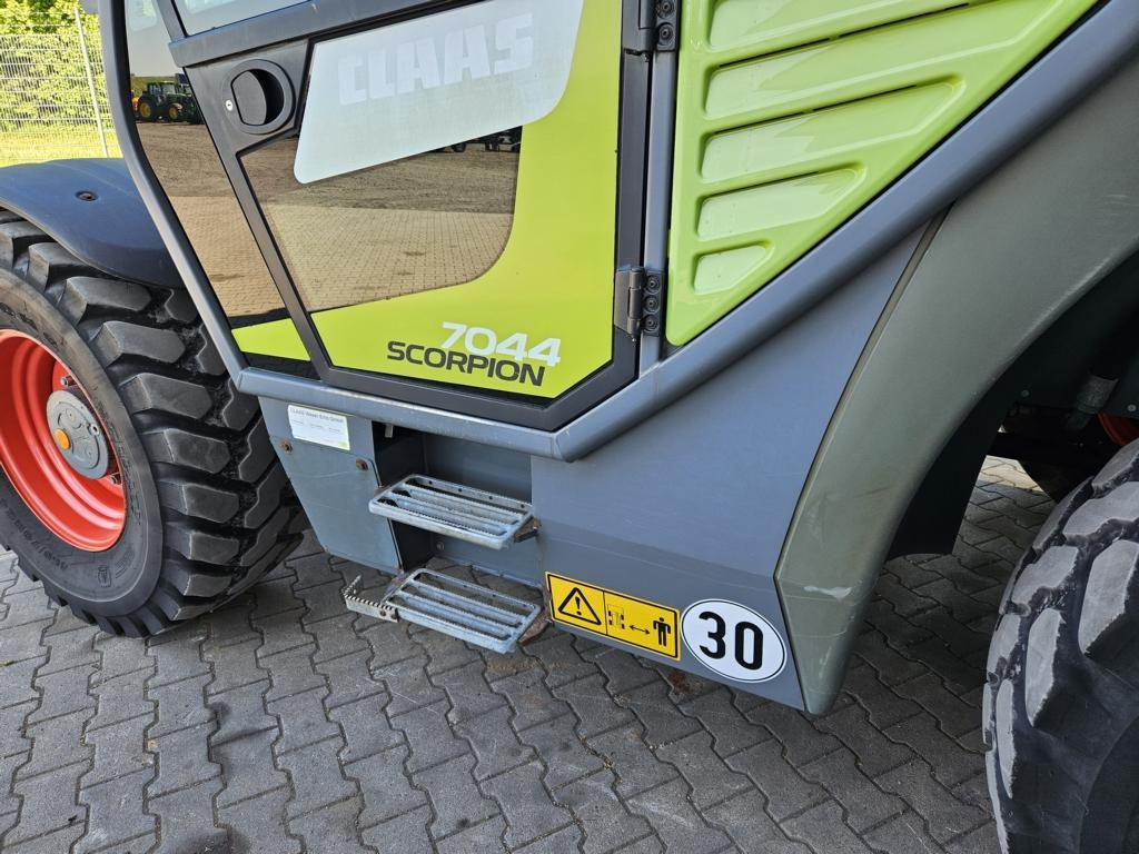 Iekrāvējs CLAAS Scorpion 7044 Varipower: foto 12