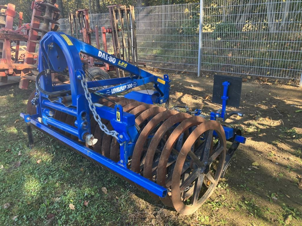 Dalbo LEVELFLEX 300 - Lauka veltnis: foto 1 Dalbo LEVELFLEX 300 - Lauka veltnis: foto 1
