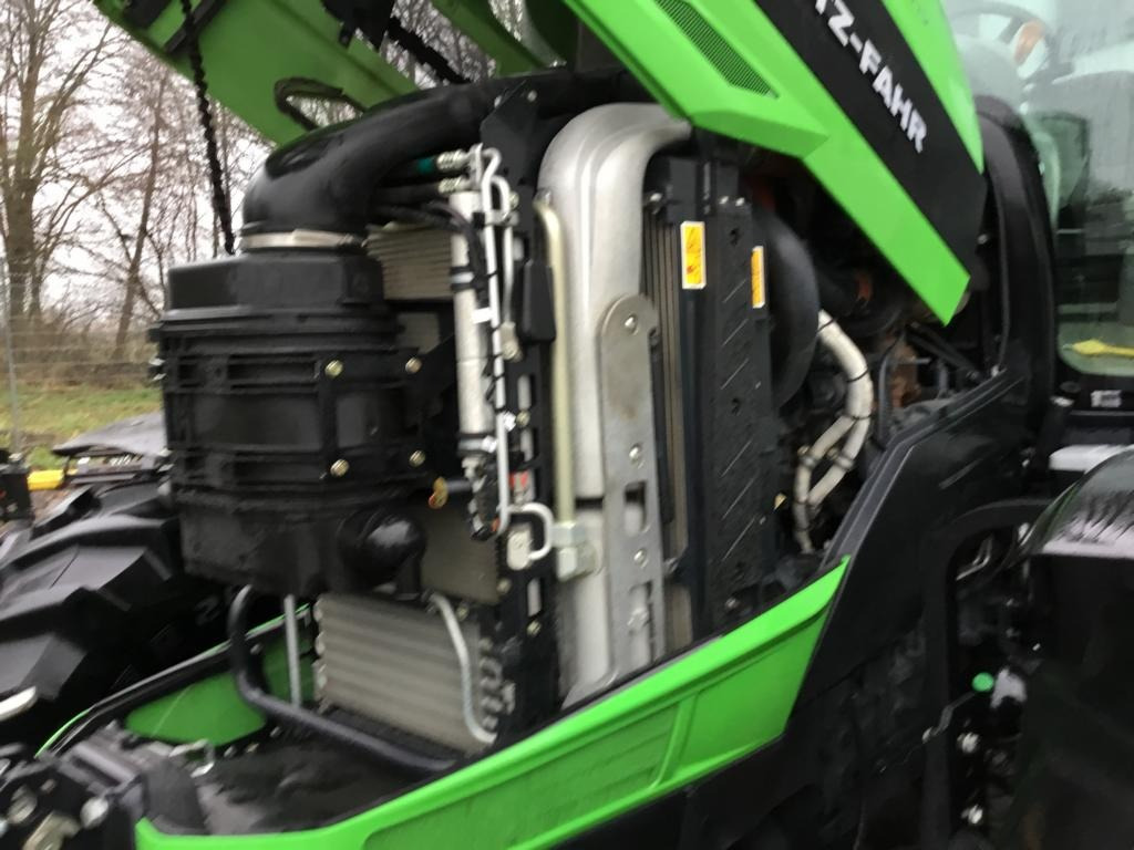 Deutz AGROTRON 6215 TTV - Traktors: foto 4 Deutz AGROTRON 6215 TTV - Traktors: foto 4