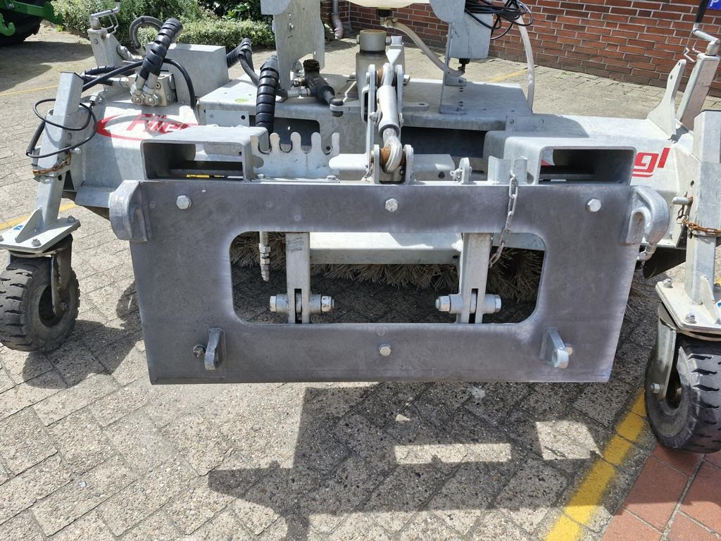 Fliegl KEH 1850 TYPE 600 - Pļāvējs: foto 4 Fliegl KEH 1850 TYPE 600 - Pļāvējs: foto 4
