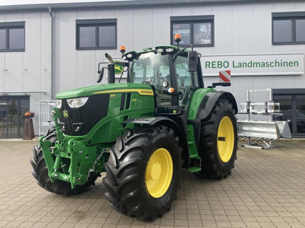 John Deere 6M240 - Traktors: foto 1 John Deere 6M240 - Traktors: foto 1