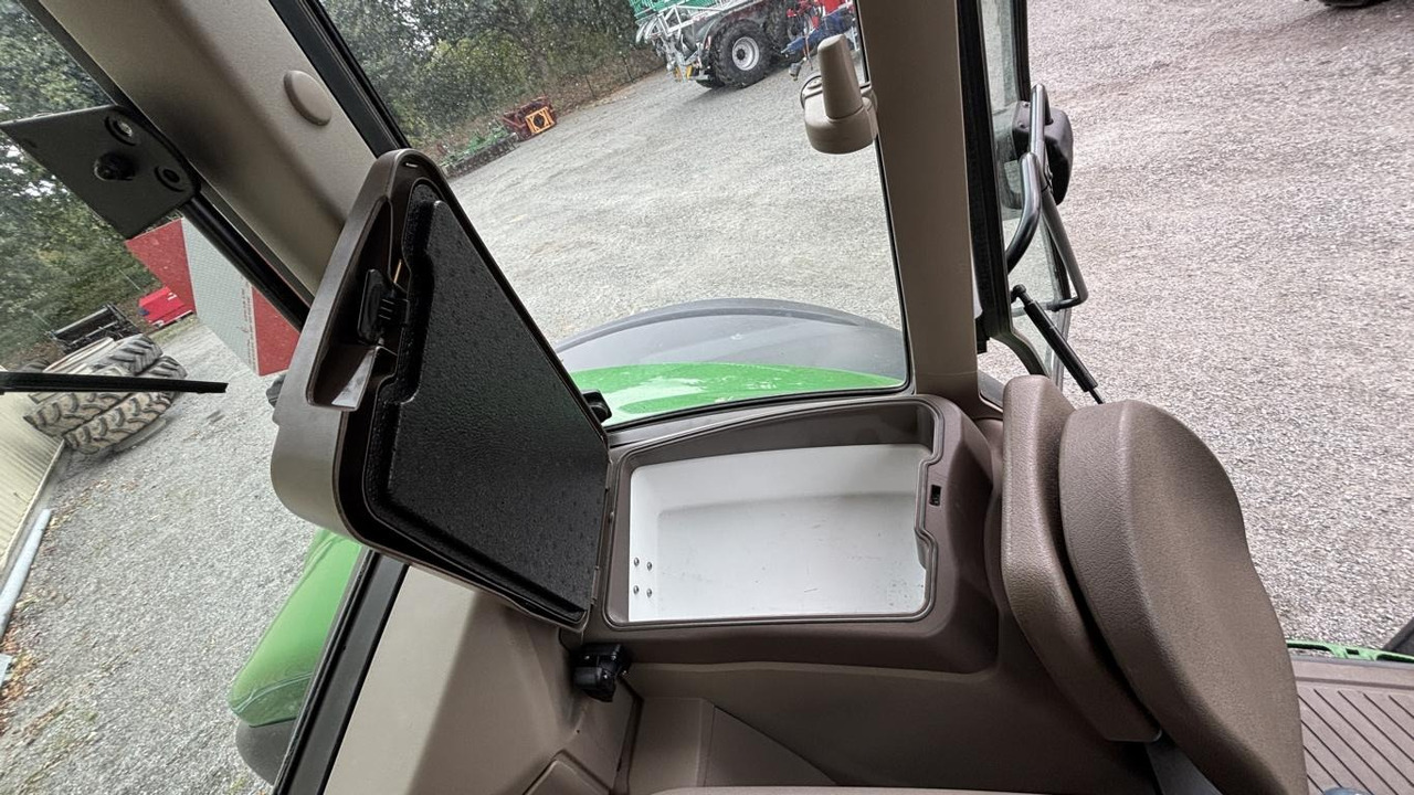 John Deere 6M240 - Traktors: foto 2 John Deere 6M240 - Traktors: foto 2