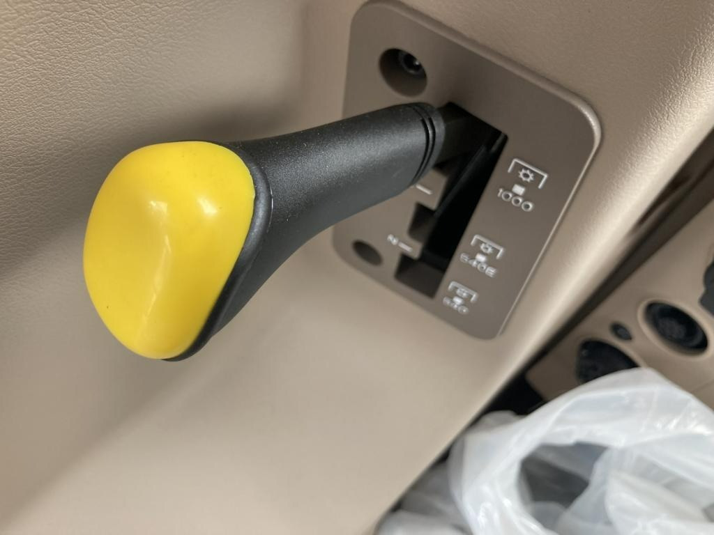 John Deere 6M240 - Traktors: foto 2 John Deere 6M240 - Traktors: foto 2