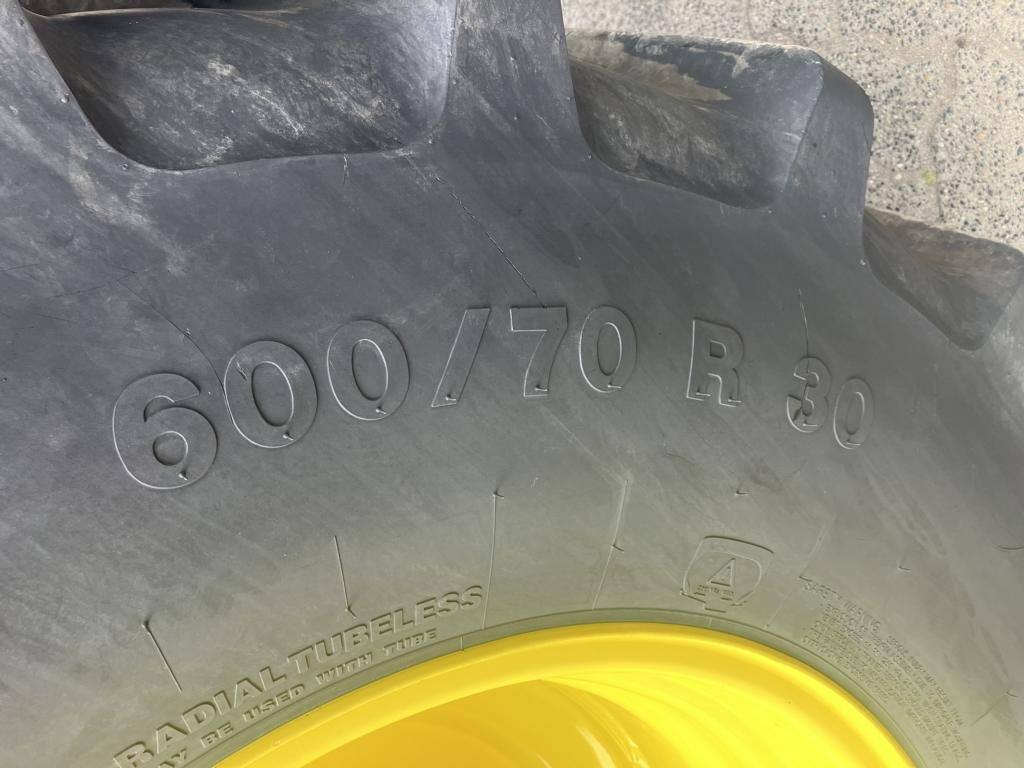 John Deere 6M250 - Traktors: foto 4 John Deere 6M250 - Traktors: foto 4