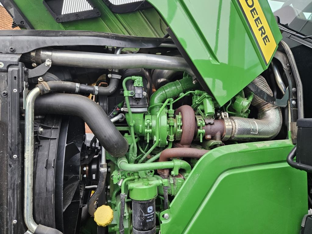 John Deere 6R140 - Traktors: foto 4 John Deere 6R140 - Traktors: foto 4