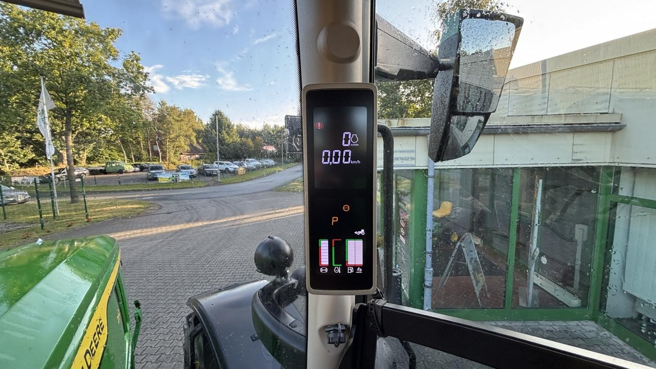 John Deere 6R250 - Traktors: foto 5 John Deere 6R250 - Traktors: foto 5