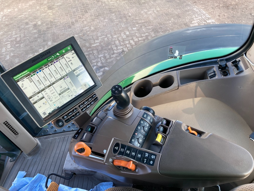 John Deere 7310R - Traktors: foto 3 John Deere 7310R - Traktors: foto 3
