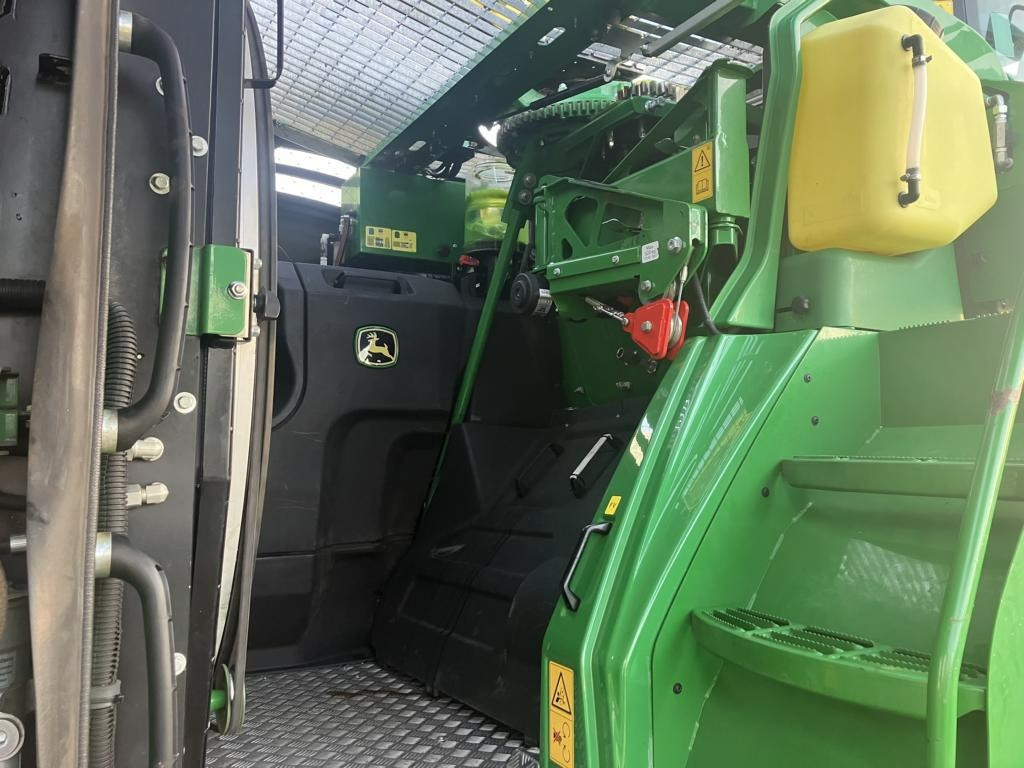 Jaunā Kombains John Deere FELDHÄCKSLER 9900: foto 22