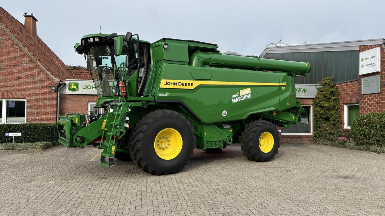 John Deere MÄHDRESCHER T5700 MY25 - Labības kombains: foto 1 John Deere MÄHDRESCHER T5700 MY25 - Labības kombains: foto 1