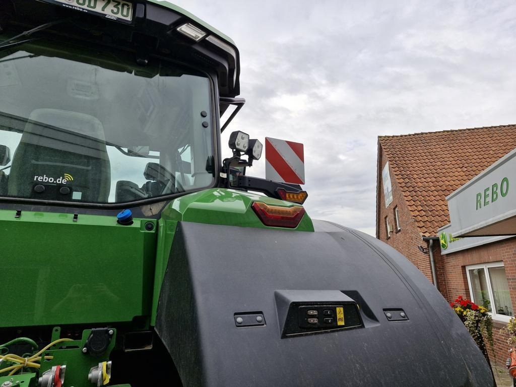 John Deere TRAKTOR 7R330 - Traktors: foto 3 John Deere TRAKTOR 7R330 - Traktors: foto 3