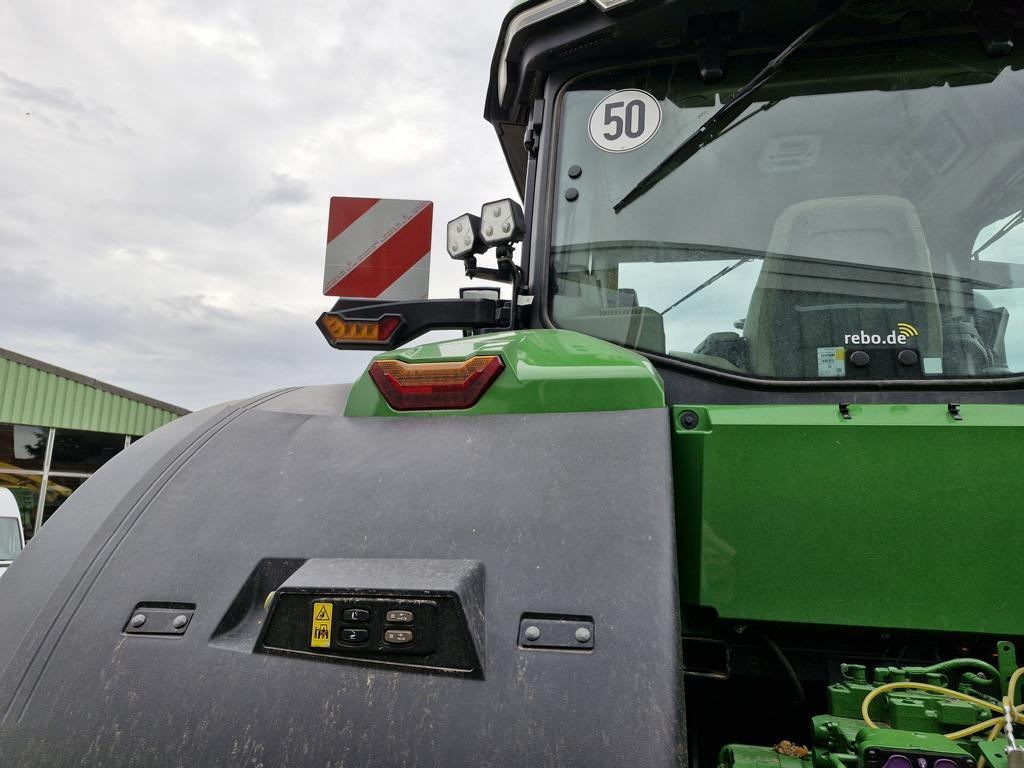 John Deere TRAKTOR 7R330 - Traktors: foto 2 John Deere TRAKTOR 7R330 - Traktors: foto 2