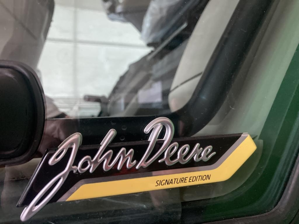 John Deere TRAKTOR 8R370 - Traktors: foto 2 John Deere TRAKTOR 8R370 - Traktors: foto 2