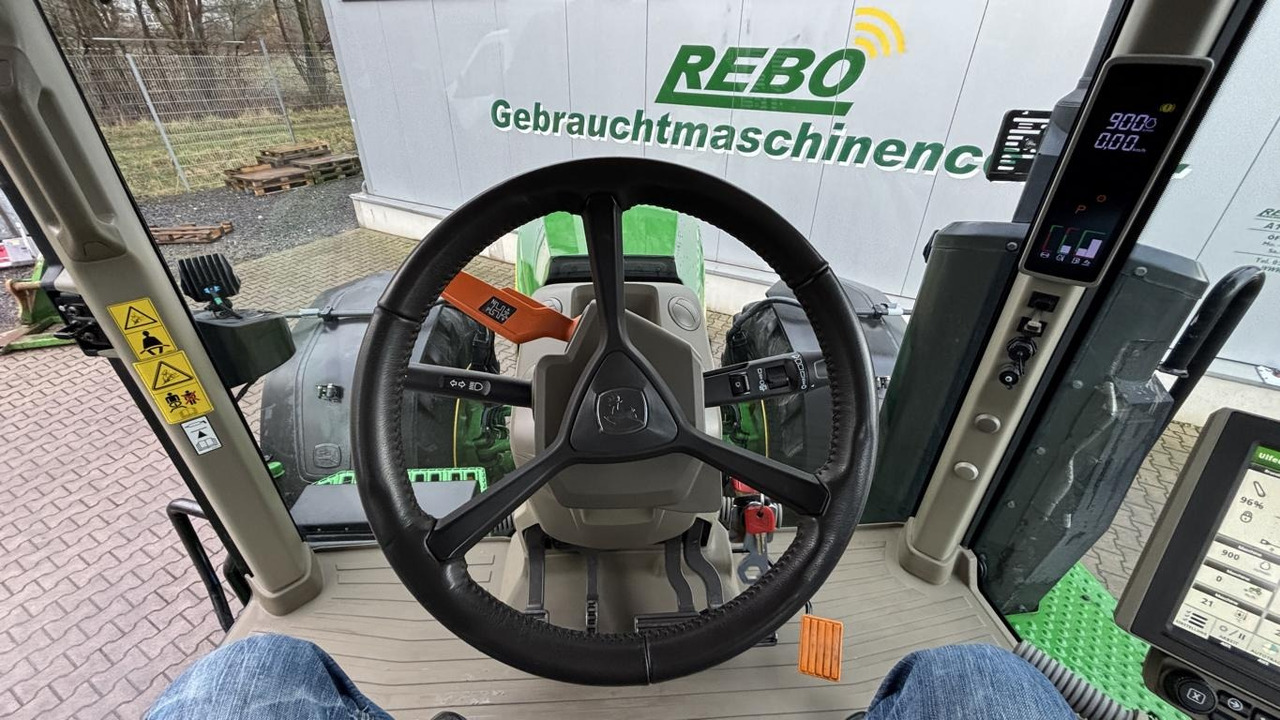 John Deere TRAKTOR 8R370 - Traktors: foto 4 John Deere TRAKTOR 8R370 - Traktors: foto 4