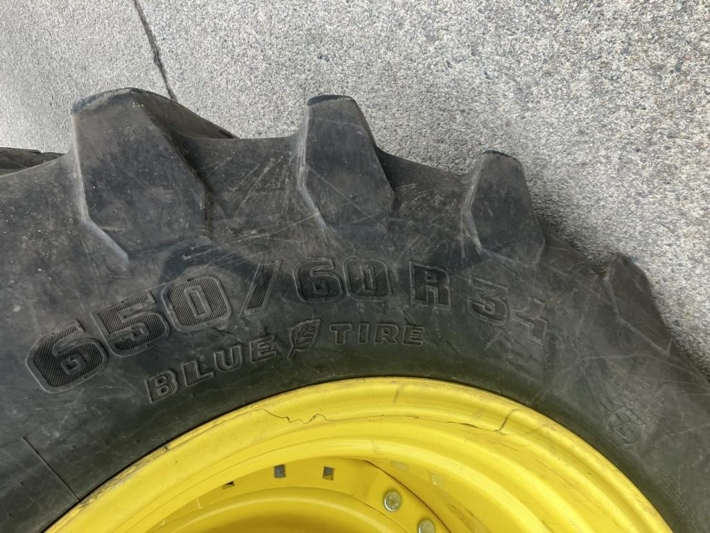 John Deere TRAKTOR 8R410 - Traktors: foto 5 John Deere TRAKTOR 8R410 - Traktors: foto 5