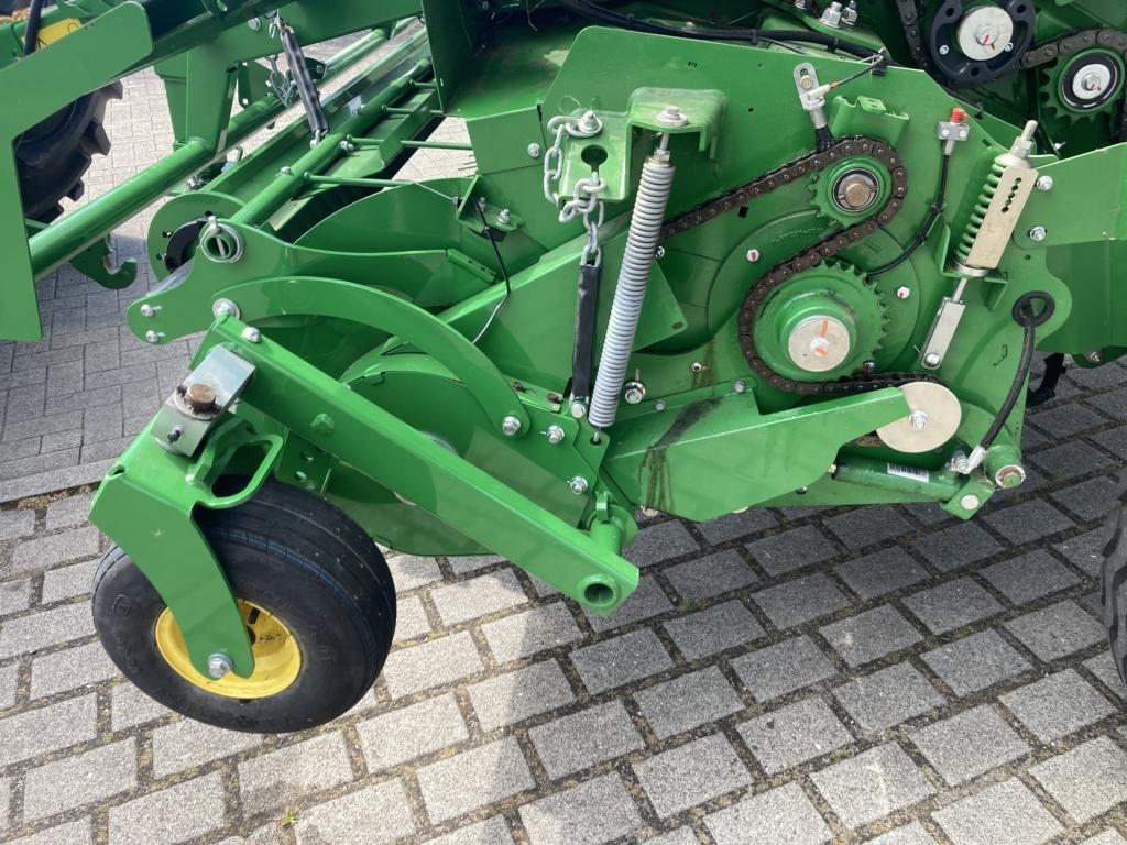 John Deere V461M - PAKET FÜR RUNDBALLENPR - Ruļļu ietinējs: foto 4 John Deere V461M - PAKET FÜR RUNDBALLENPR - Ruļļu ietinējs: foto 4