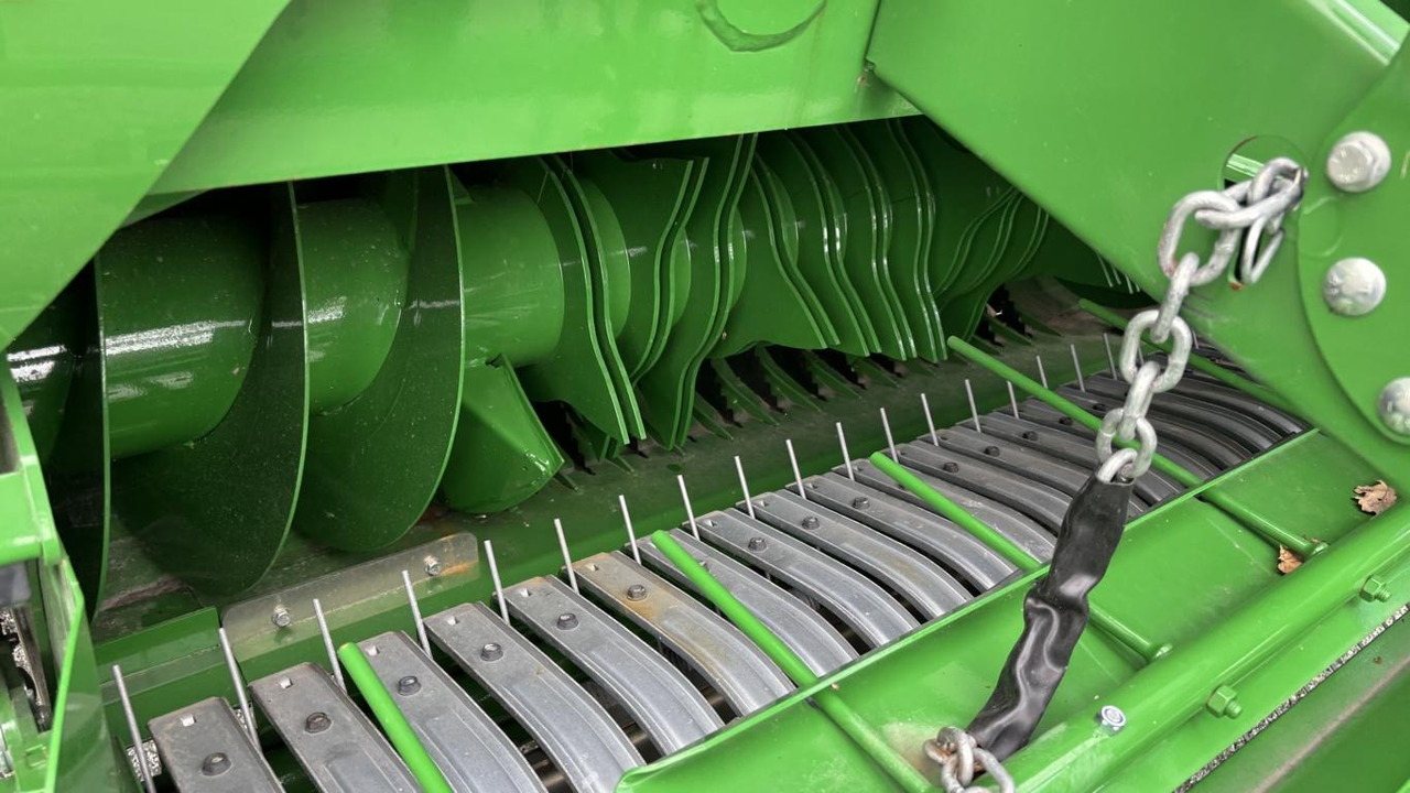 John Deere V461M - PAKET FÜR RUNDBALLENPR - Ruļļu ietinējs: foto 4 John Deere V461M - PAKET FÜR RUNDBALLENPR - Ruļļu ietinējs: foto 4