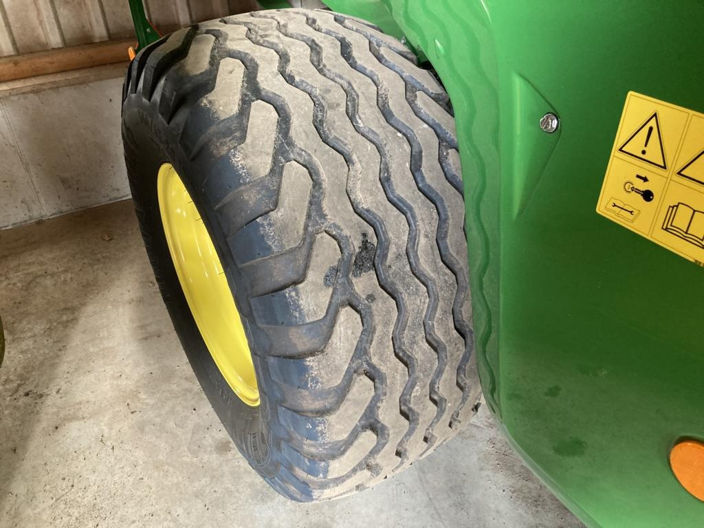 John Deere V461M - Ruļļu ietinējs: foto 3 John Deere V461M - Ruļļu ietinējs: foto 3