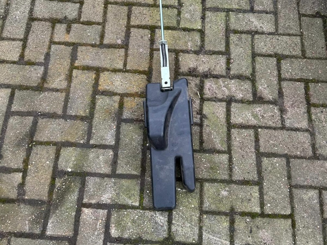 John Deere X305R RASENTRAKTOR (MY11) - Pļāvējs: foto 3 John Deere X305R RASENTRAKTOR (MY11) - Pļāvējs: foto 3