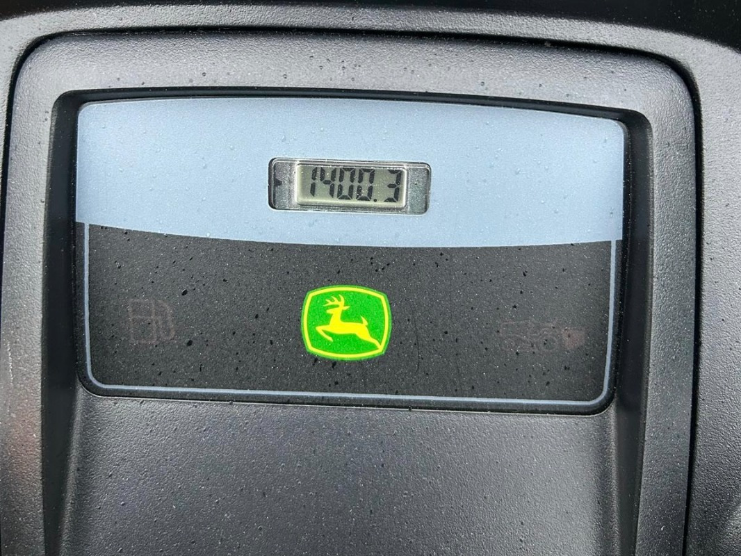 John Deere X305R RASENTRAKTOR (MY11) - Pļāvējs: foto 2 John Deere X305R RASENTRAKTOR (MY11) - Pļāvējs: foto 2