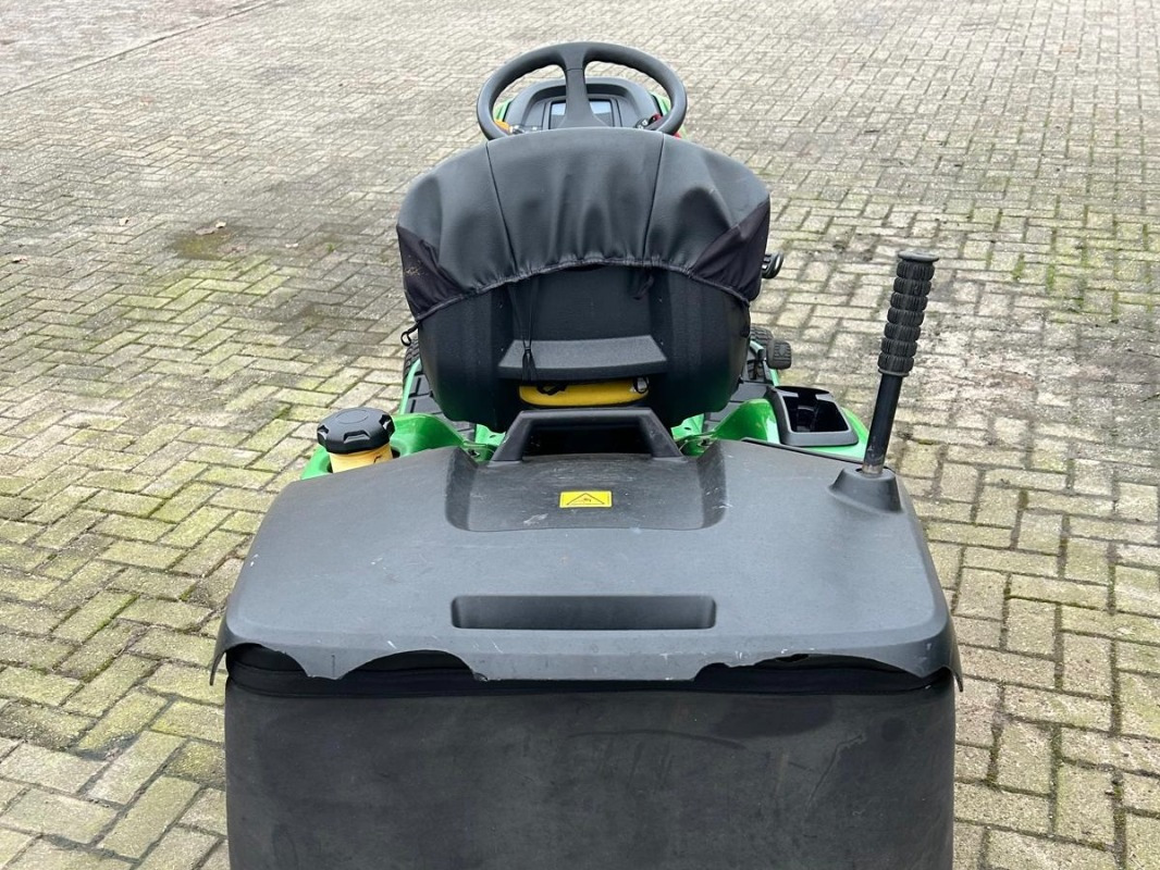 John Deere X305R RASENTRAKTOR (MY11) - Pļāvējs: foto 5 John Deere X305R RASENTRAKTOR (MY11) - Pļāvējs: foto 5